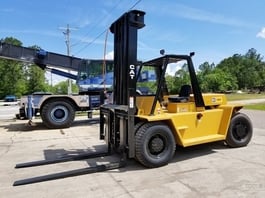 CAT V-225 Forklift (#4720)
