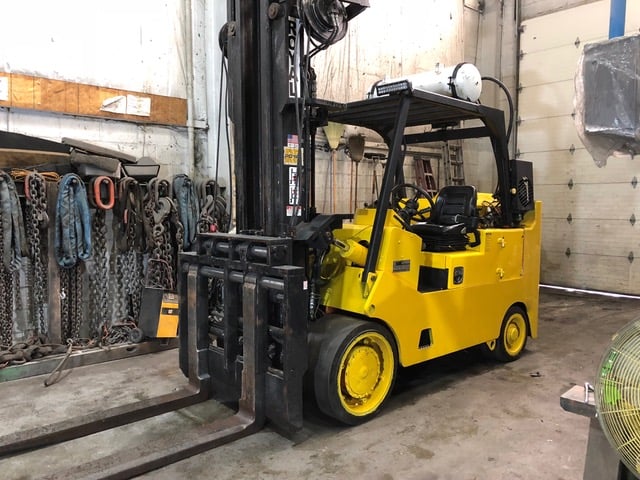 (2076) Royal TA220B Forklift - Pic 2