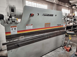 2008 Accurpress 710010 Hydraulic Press Brake (#5852)