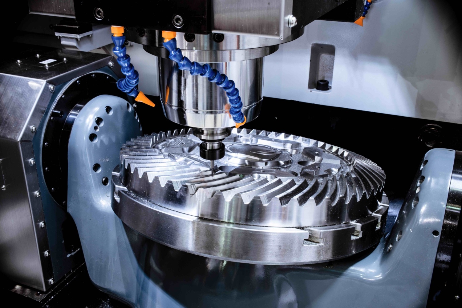 The Difference Between CNC Milling and CNC Turning