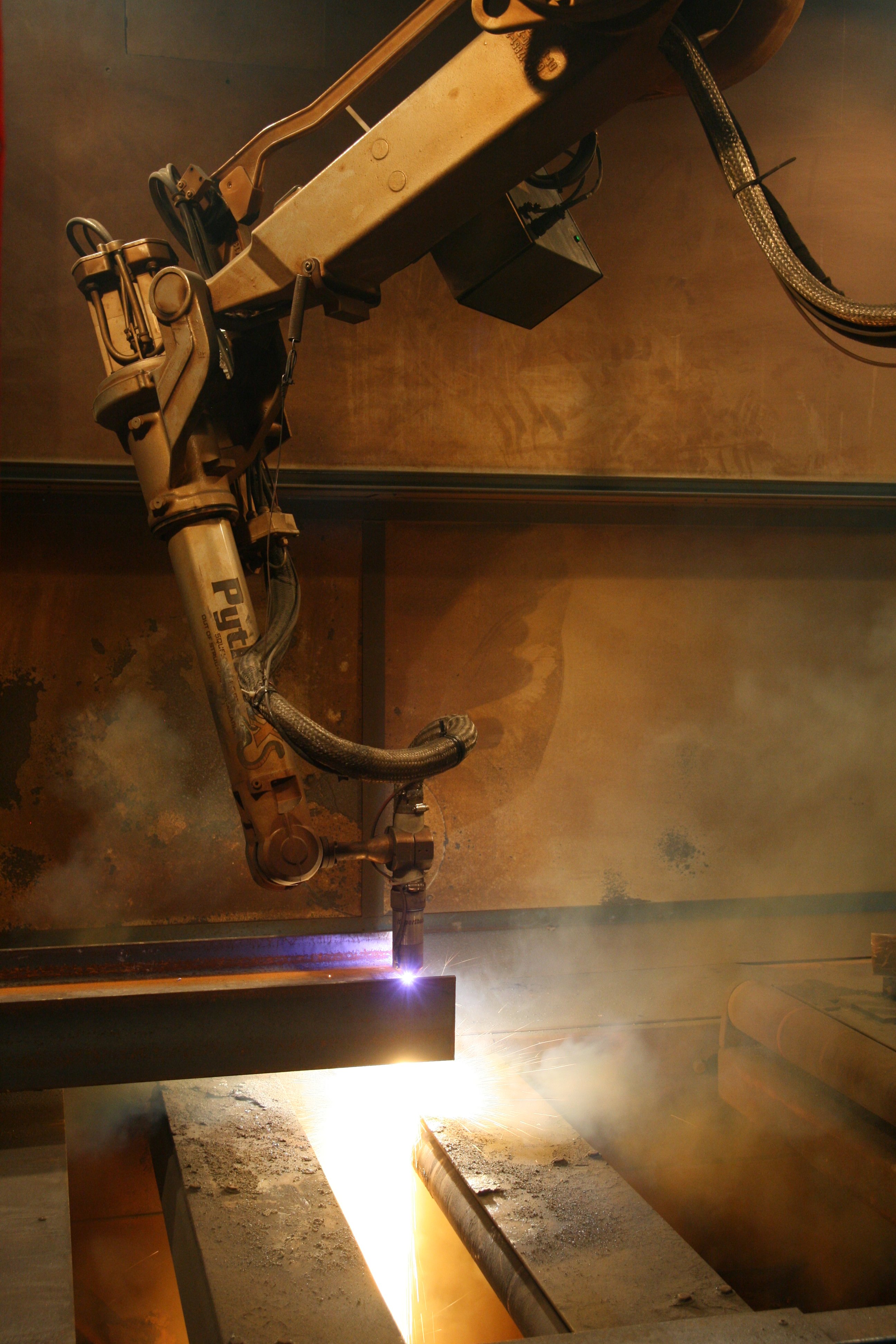 2007 Lincoln Electric Python X Plasma Beam Coping System (#4893)