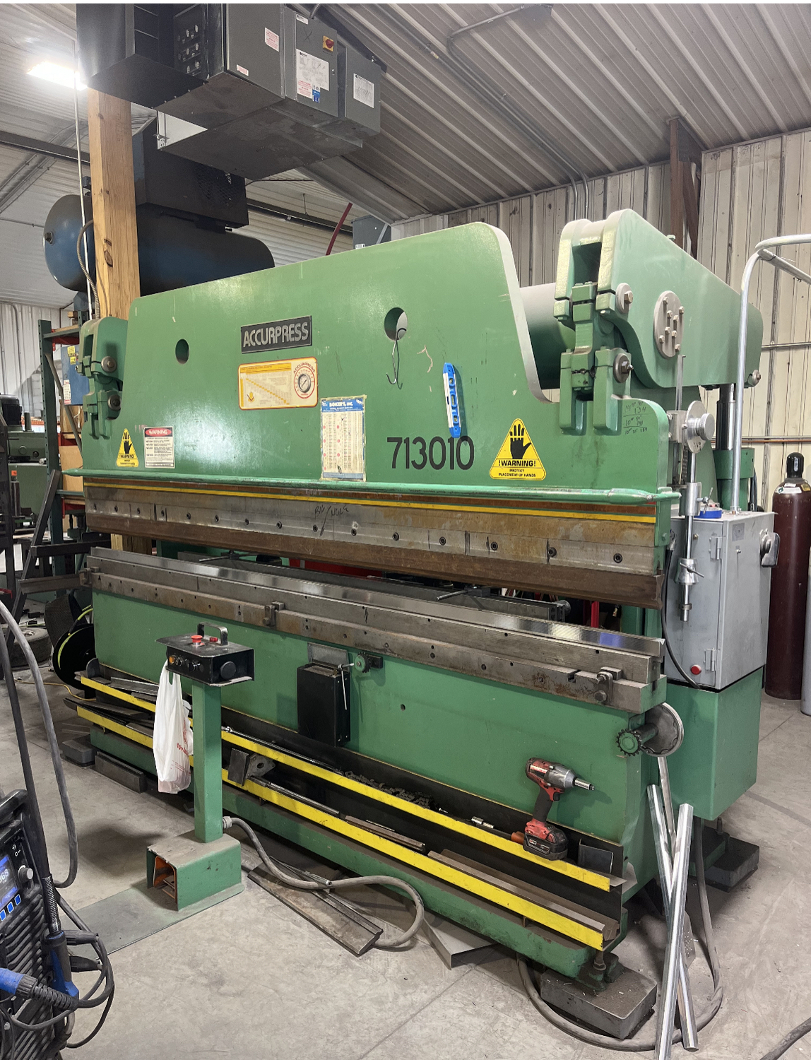 1990 Accurpress 713010 Hydraulic Press Brake (#5016)