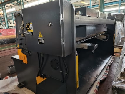 New Ficom QC12Y-8X3200 Hydraulic Shear (#5076)